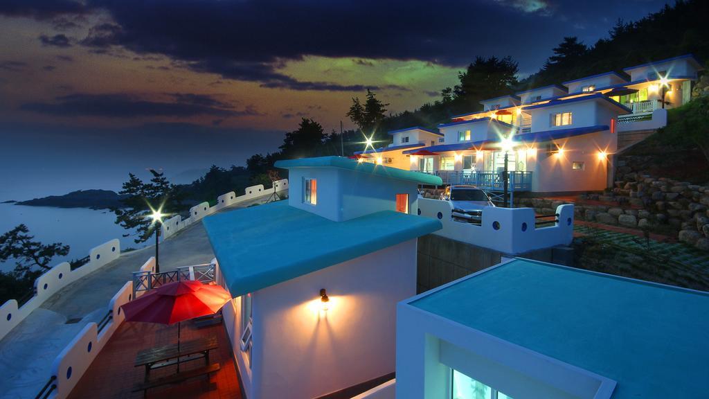 Blue & White Pension Namhae Eksteriør bilde